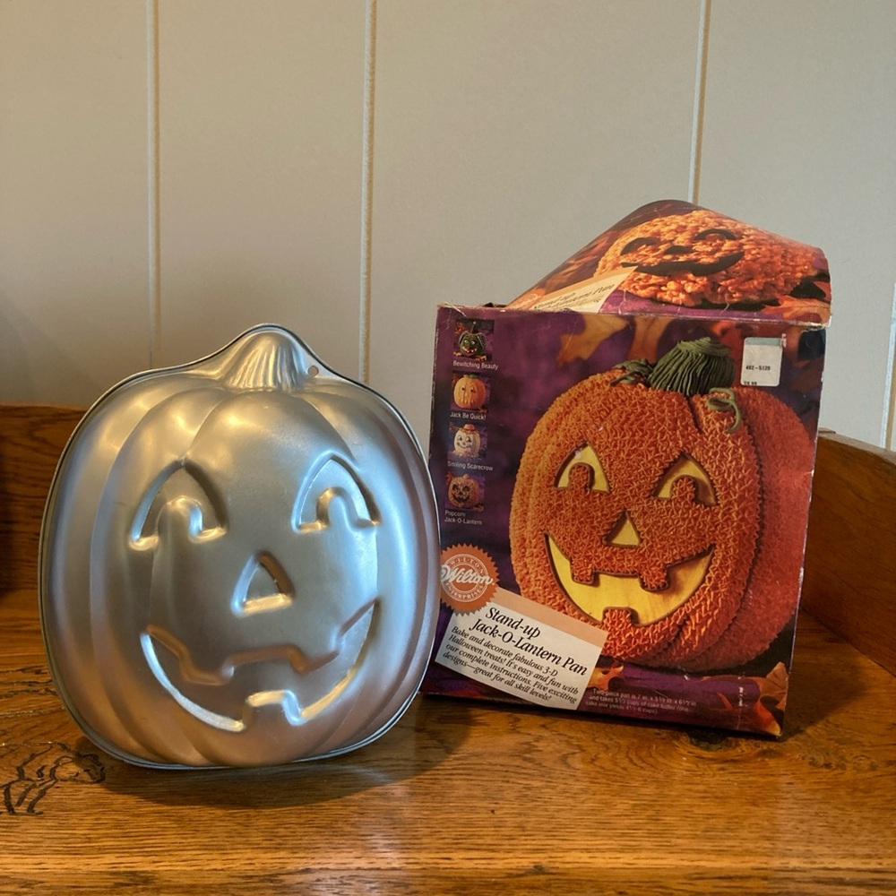Vintage 1995 Wilton Stand Up Jack-O-Lantern Baking Mold
